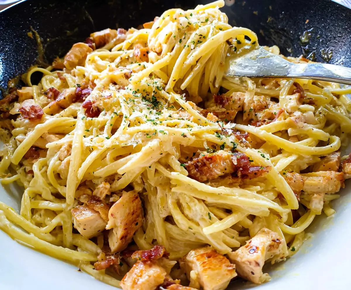 Easy Chicken Carbonara Pasta Recipe